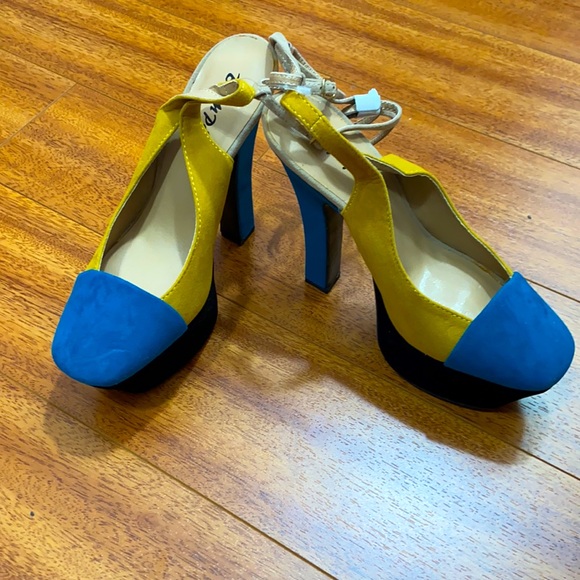 BRAND NEW✨ Bumper Color block thick heels 💙💛🖤 - Picture 2 of 4